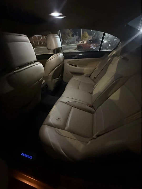 2009 Hyundai Genesis - Image 8 of 9