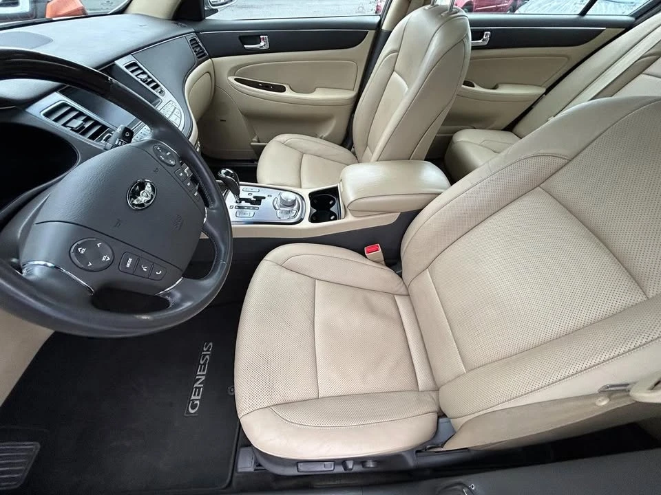 2009 Hyundai Genesis - Image 17 of 20