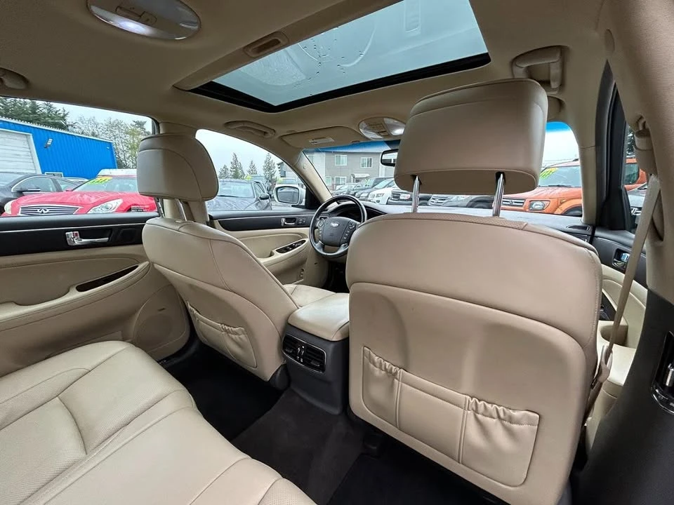 2009 Hyundai Genesis - Image 11 of 20