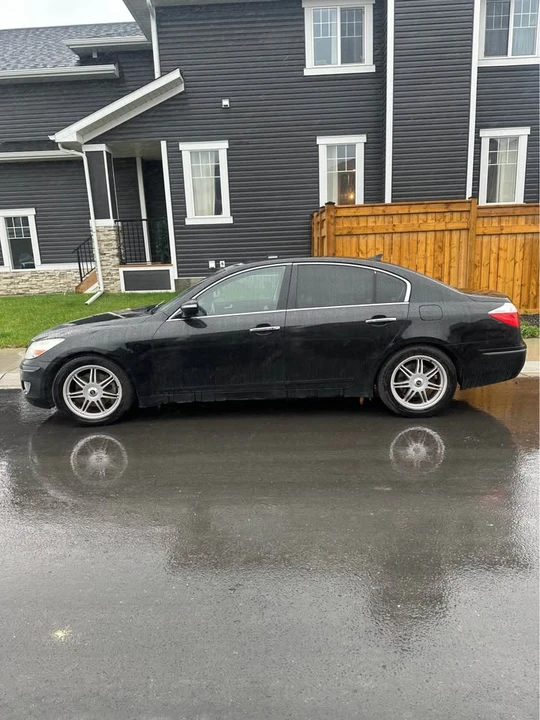 2009 Hyundai Genesis - Image 2 of 8