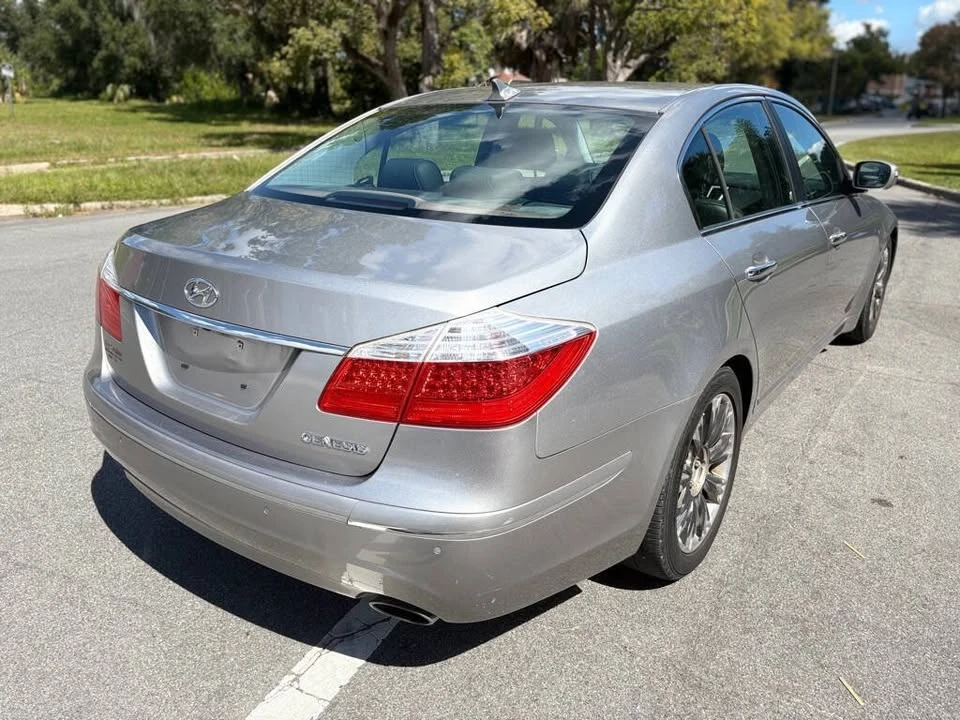 2009 Hyundai Genesis - Image 7 of 18