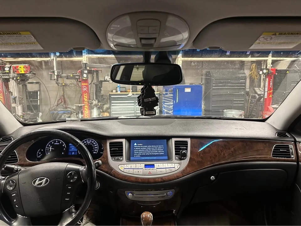 2009 Hyundai Genesis - Image 6 of 8