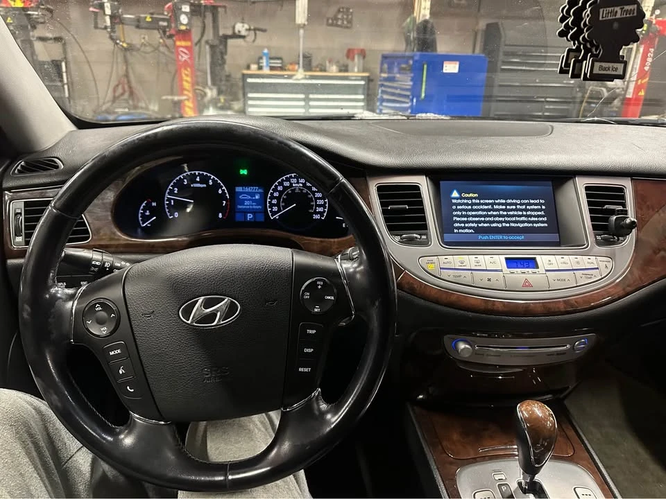 2009 Hyundai Genesis - Image 7 of 8