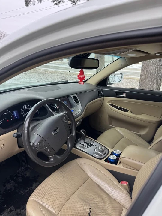 2009 Hyundai Genesis - Image 5 of 7