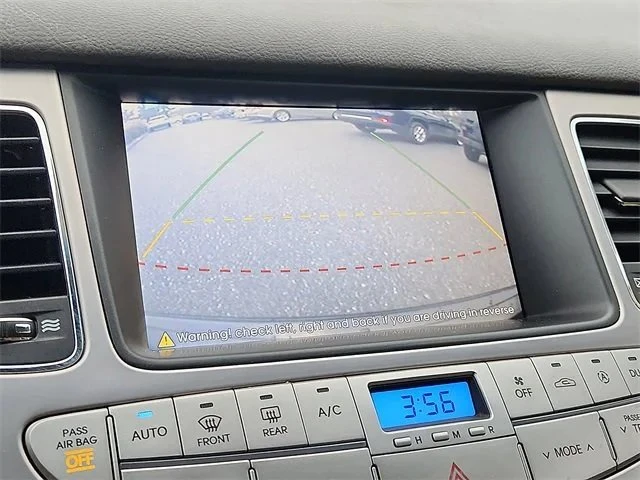 2009 Hyundai Genesis - Image 16 of 17