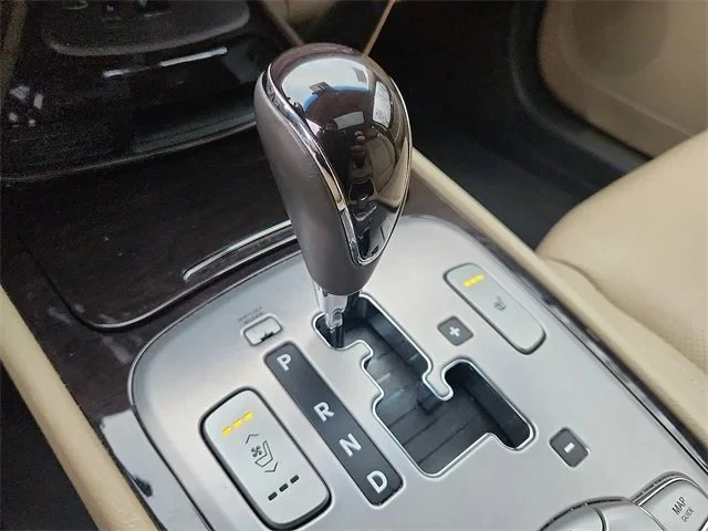 2009 Hyundai Genesis - Image 13 of 17