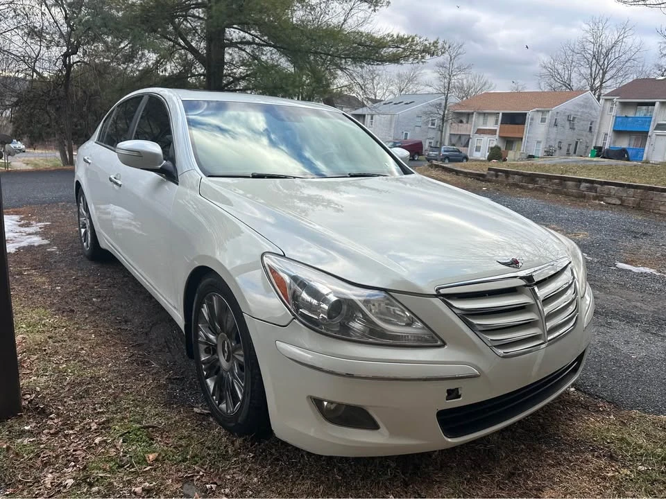 2009 Hyundai Genesis - Image 2 of 8