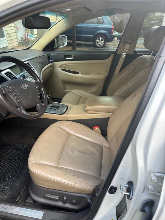 2009 Hyundai Genesis - Image 6 of 8