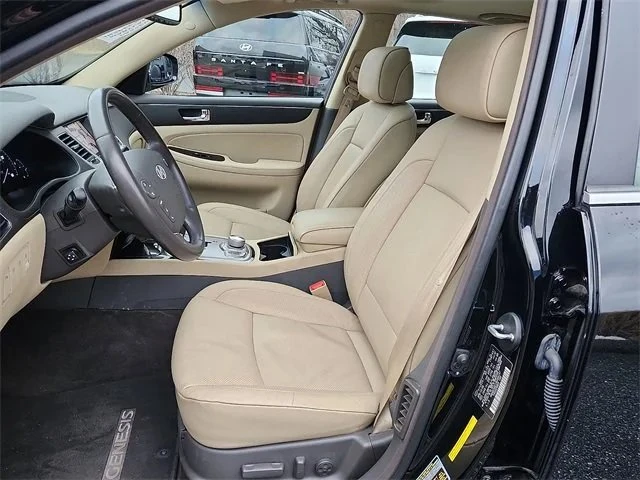 2009 Hyundai Genesis - Image 11 of 17