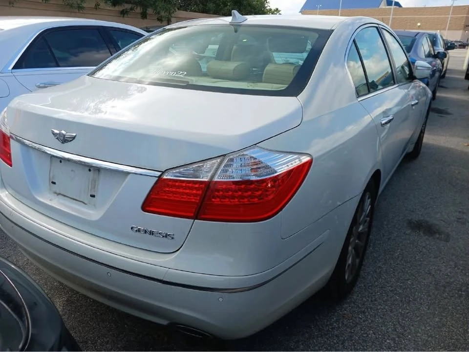 2009 Hyundai Genesis - Image 4 of 6