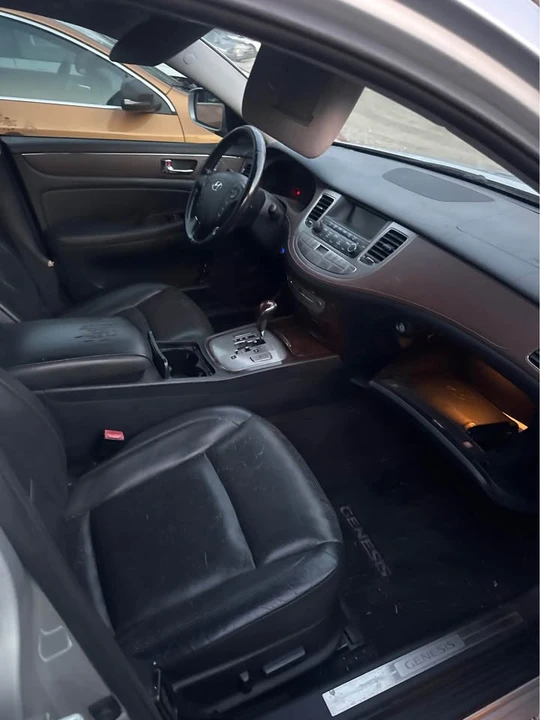 2009 Hyundai Genesis - Image 6 of 6