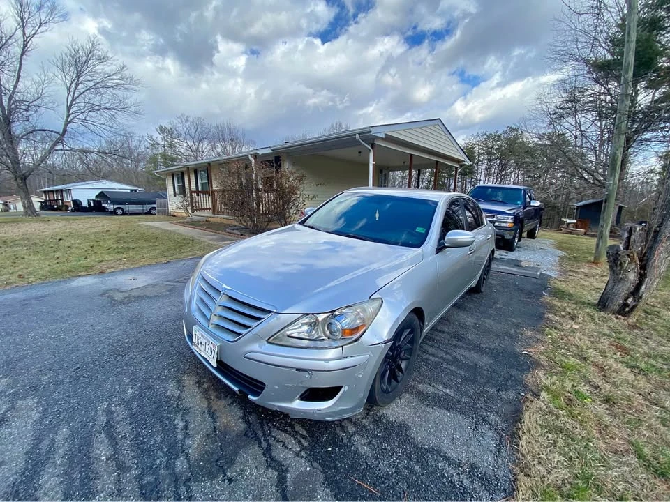 2009 Hyundai Genesis - Image 2 of 11