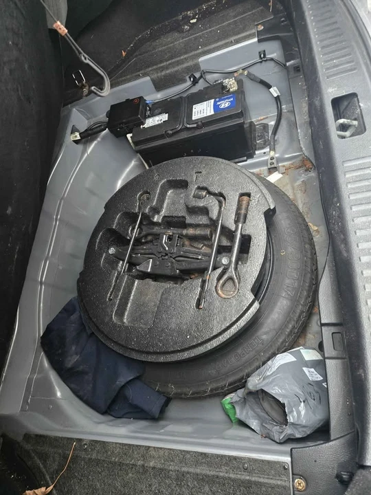 2009 Hyundai Genesis - Image 11 of 11
