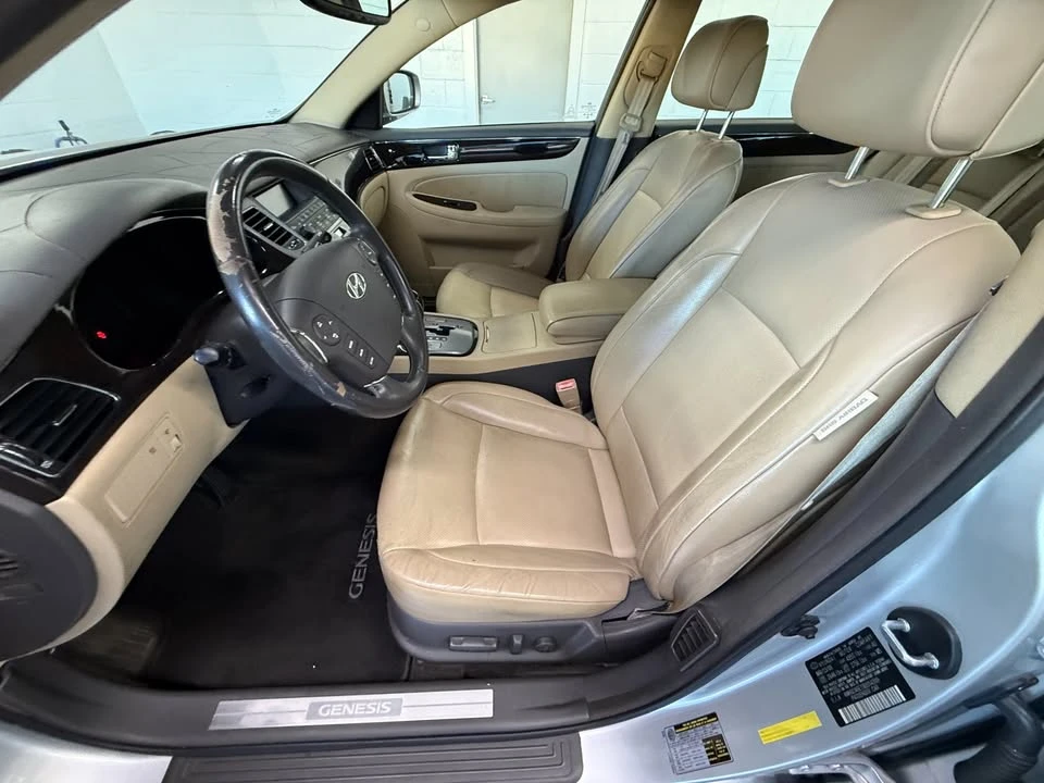 2009 Hyundai Genesis - Image 11 of 15