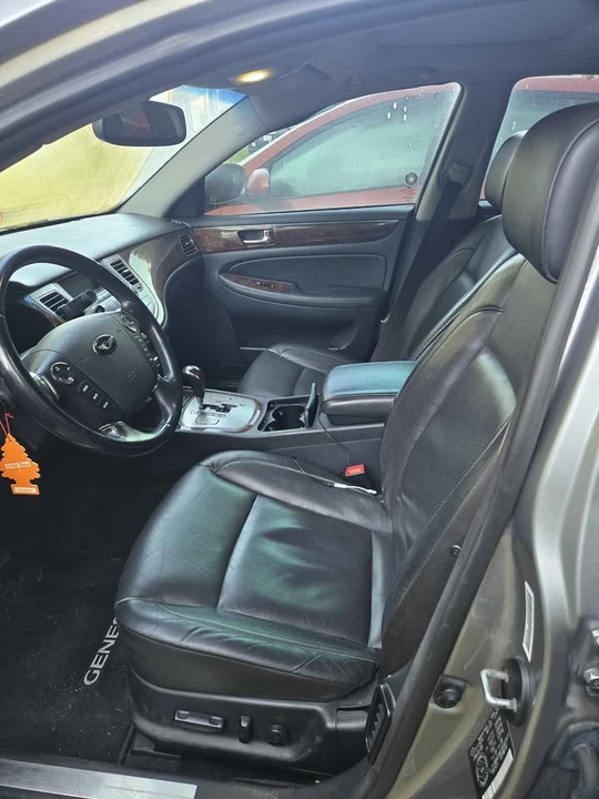 2009 Hyundai Genesis - Image 6 of 11