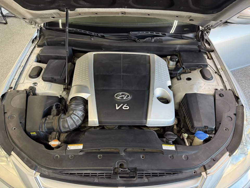 2009 Hyundai Genesis - Image 14 of 15