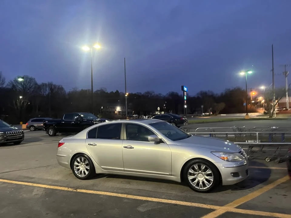 2009 Hyundai Genesis - Image 13 of 15