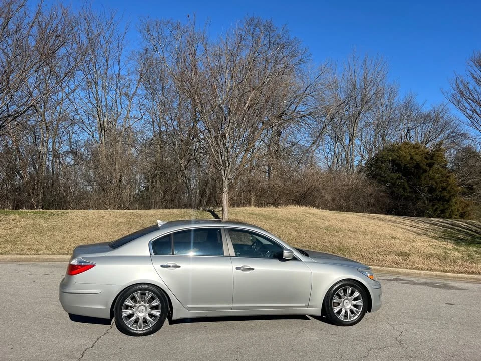 2009 Hyundai Genesis - Image 6 of 15