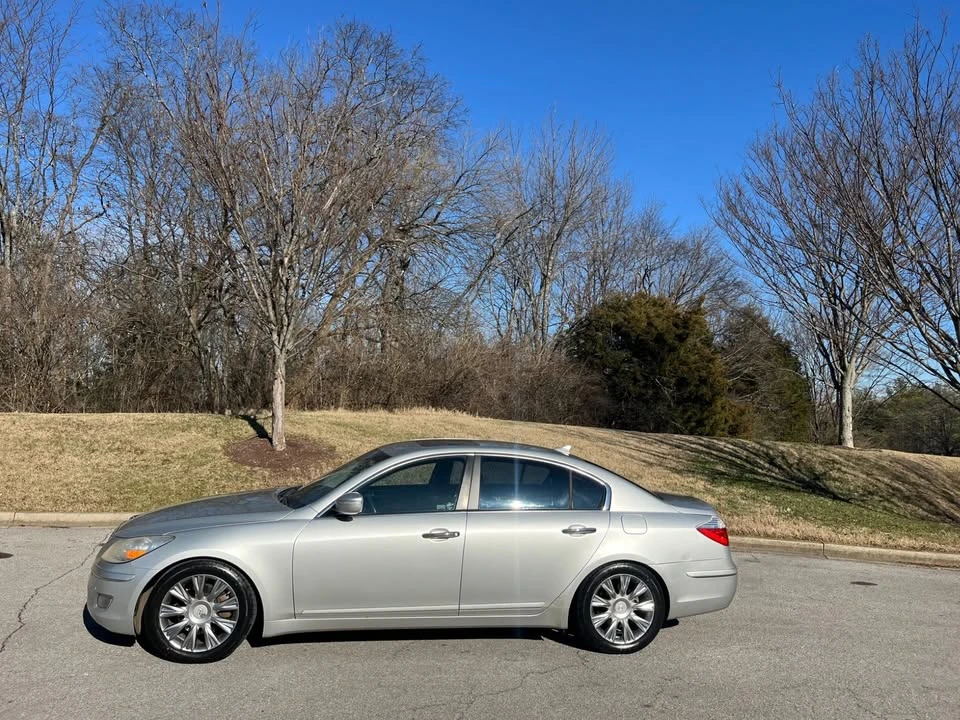 2009 Hyundai Genesis - Image 2 of 15