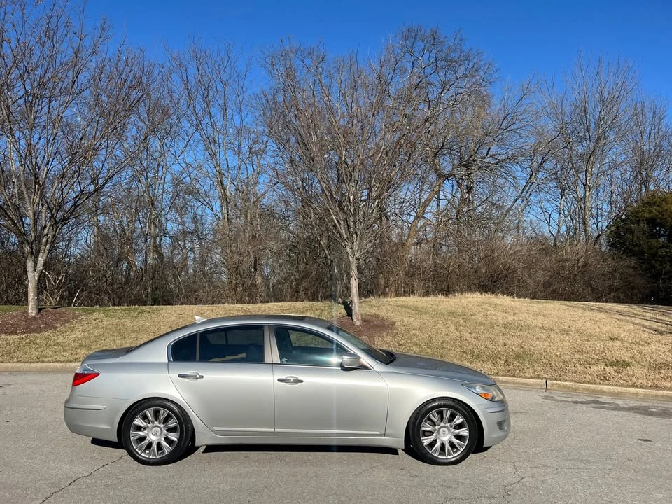 2009 Hyundai Genesis - Image 7 of 15