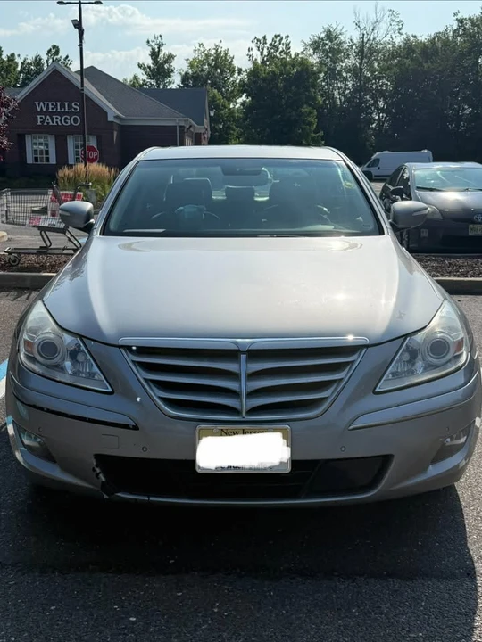2009 Hyundai Genesis - Image 3 of 3