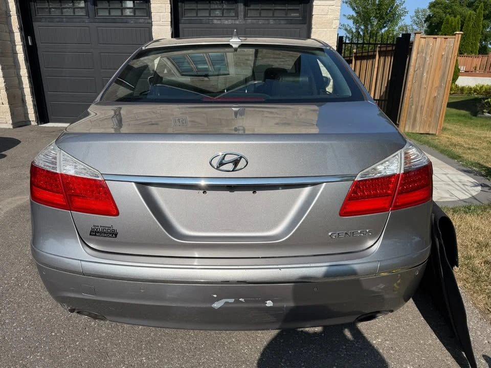 2009 Hyundai Genesis - Image 2 of 3