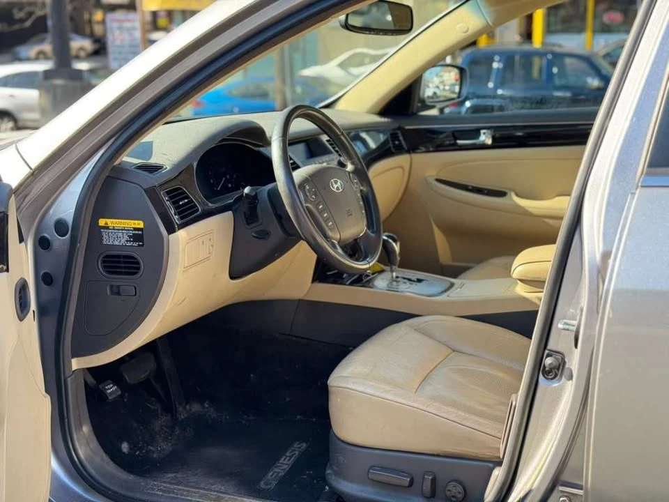 2009 Hyundai Genesis - Image 7 of 11