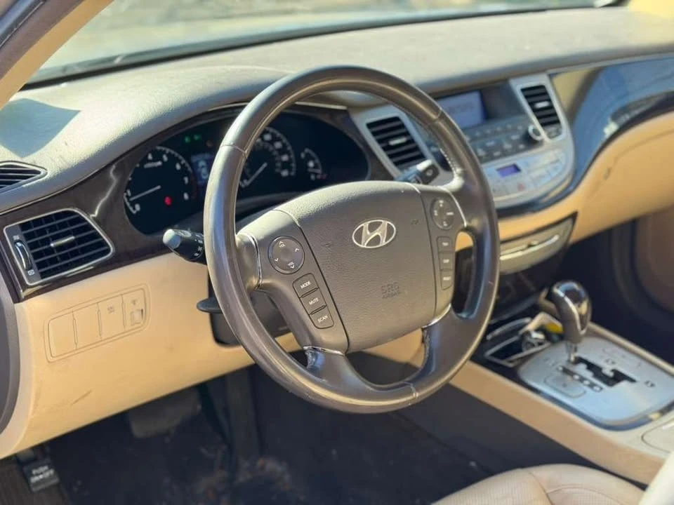 2009 Hyundai Genesis - Image 4 of 11