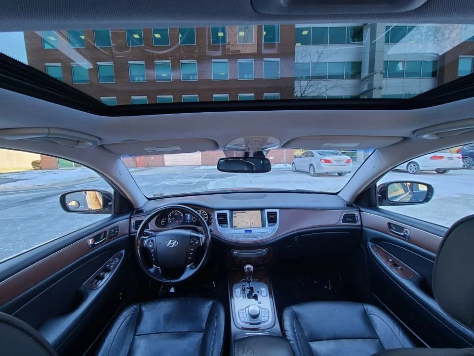 2009 Hyundai Genesis - Image 14 of 20
