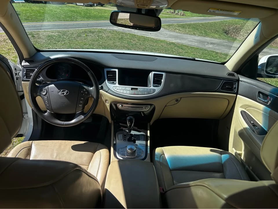 2009 Hyundai Genesis - Image 7 of 12