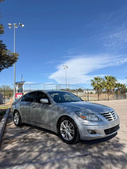 2009 Hyundai Genesis - Image 9 of 10