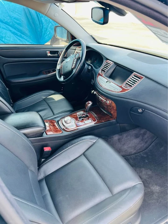 2009 Hyundai Genesis - Image 4 of 4
