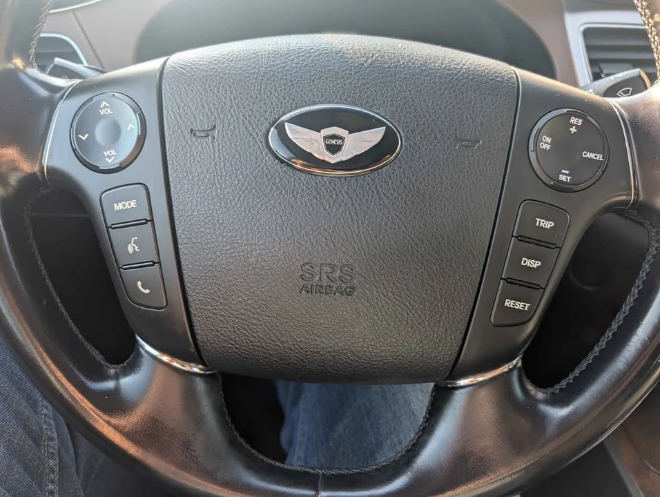 2009 Hyundai Genesis - Image 13 of 20