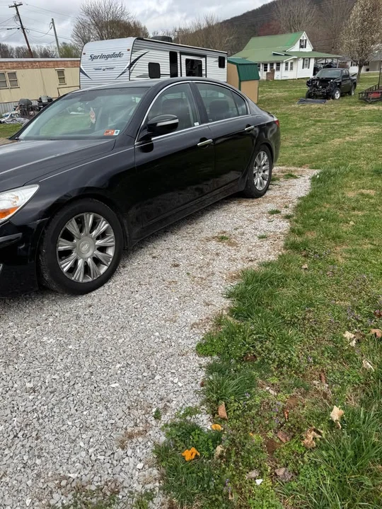 2009 Hyundai Genesis - Image 2 of 7