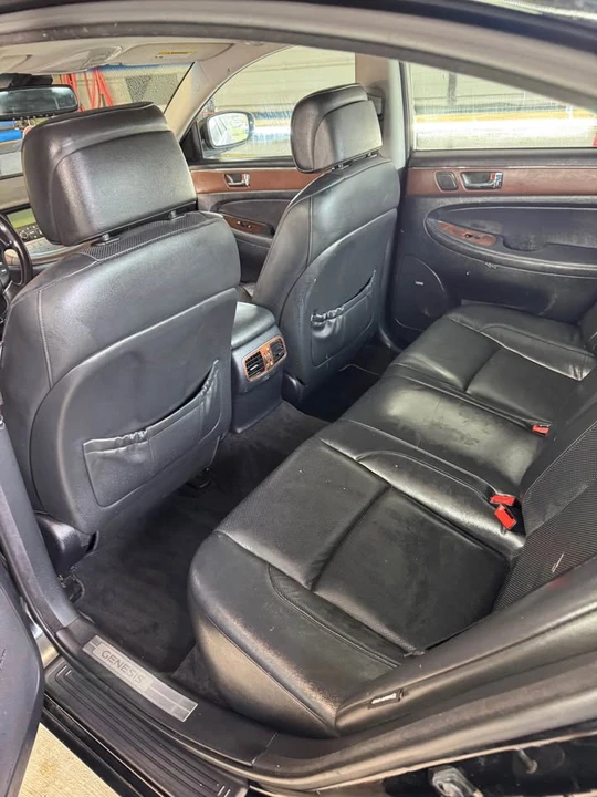 2009 Hyundai Genesis - Image 5 of 5
