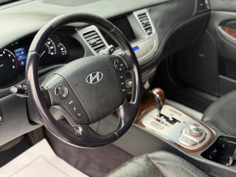 2009 Hyundai Genesis - Image 8 of 20