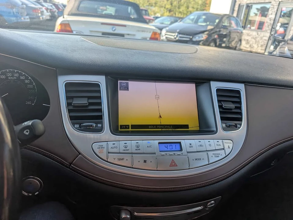 2009 Hyundai Genesis - Image 17 of 20