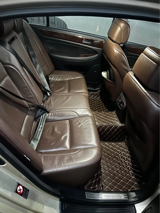 2009 Hyundai Genesis - Image 9 of 10