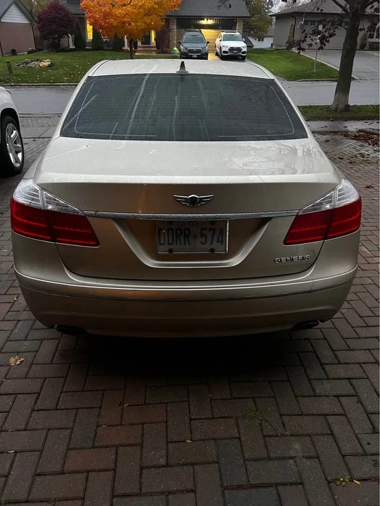 2009 Hyundai Genesis - Image 6 of 10