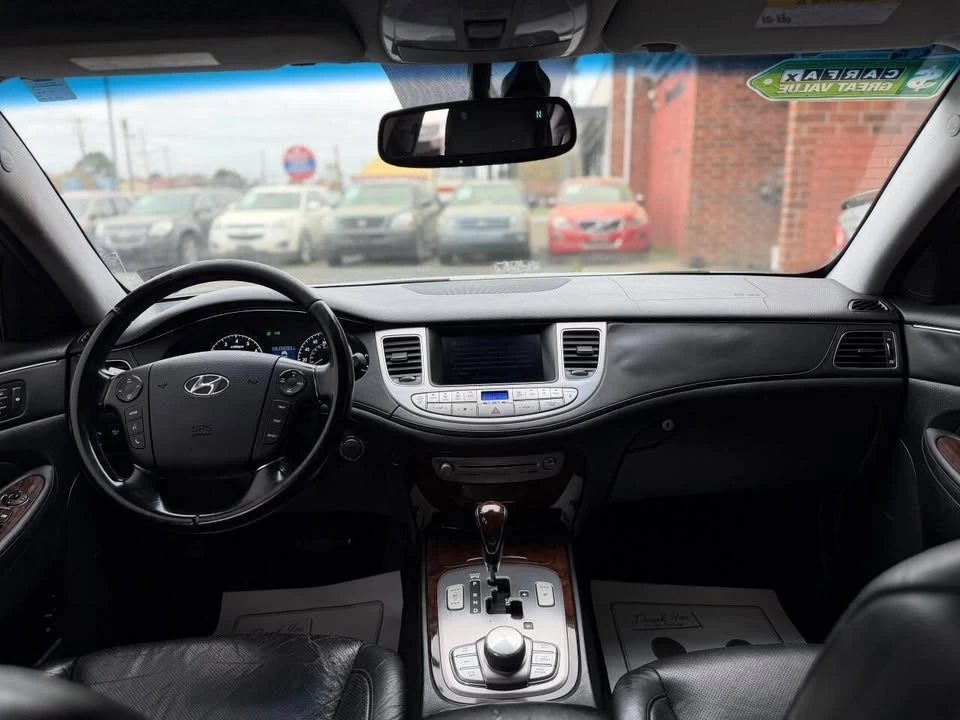 2009 Hyundai Genesis - Image 12 of 20