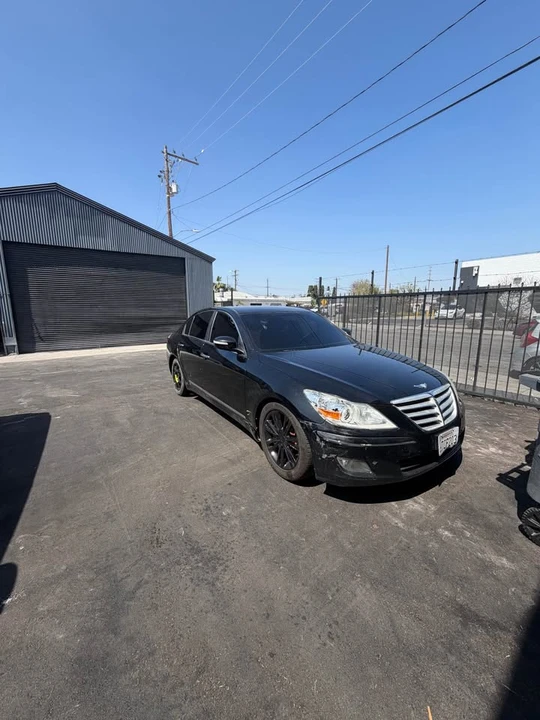 2009 Hyundai Genesis - Image 2 of 5