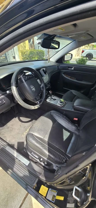 2009 Hyundai Genesis - Image 9 of 12