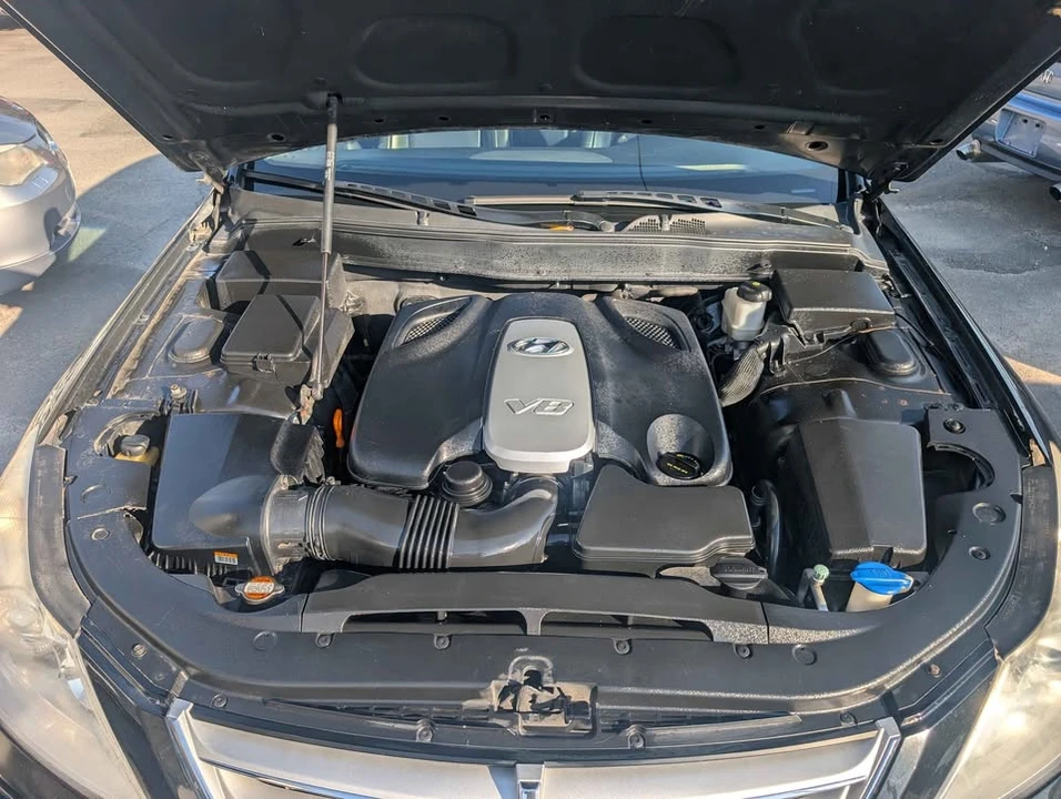 2009 Hyundai Genesis - Image 15 of 20