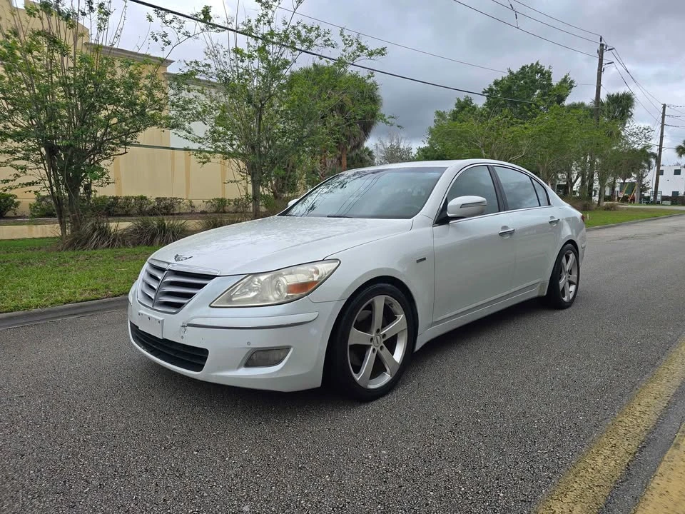 2009 Hyundai Genesis - Image 11 of 11
