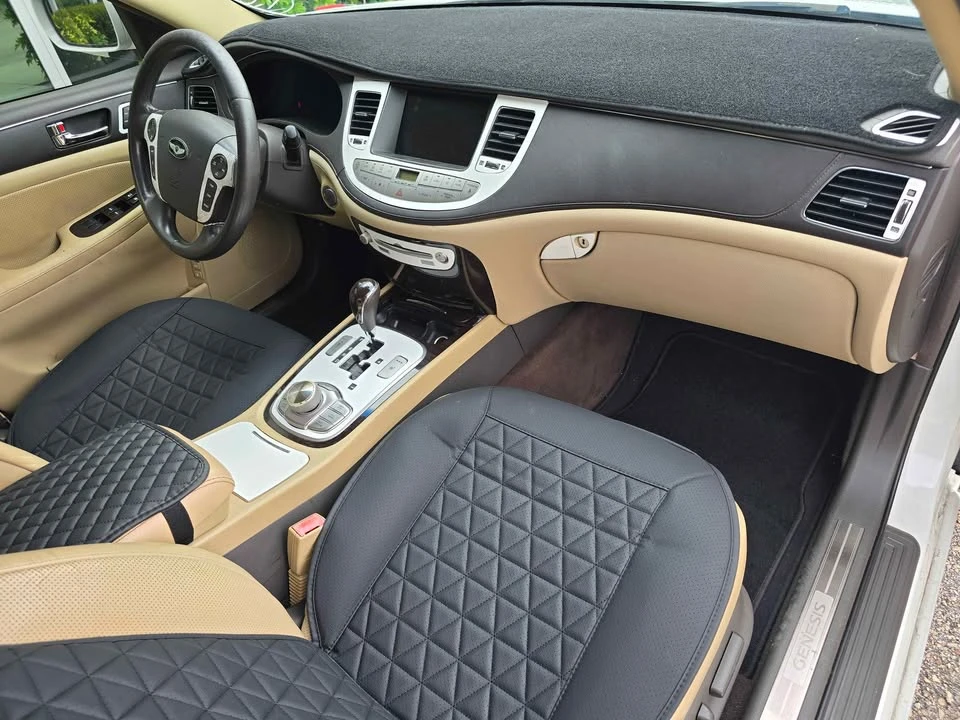 2009 Hyundai Genesis - Image 2 of 11