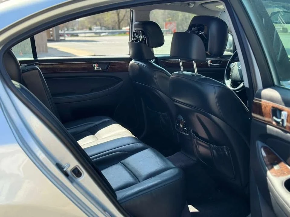 2009 Hyundai Genesis - Image 6 of 13