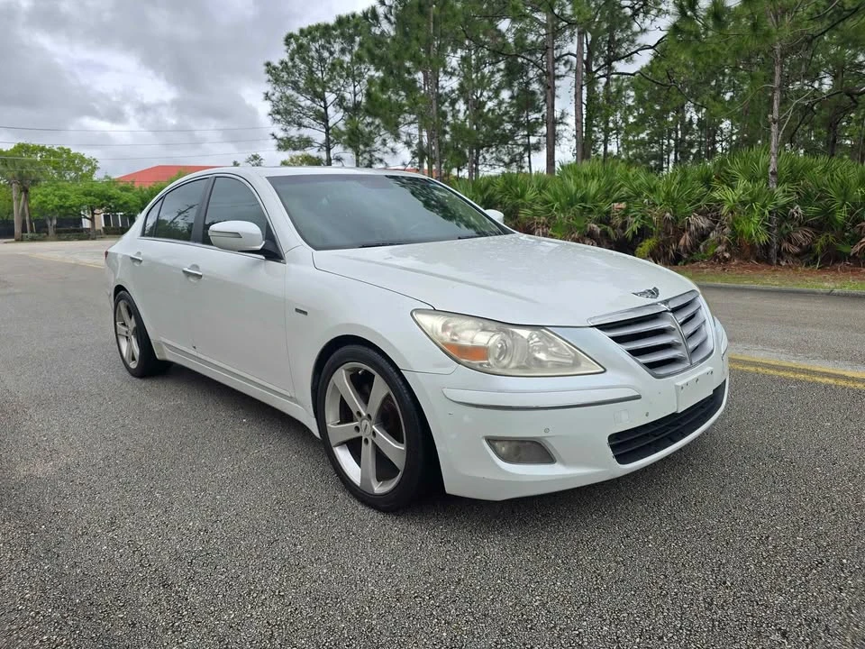 2009 Hyundai Genesis - Image 4 of 11