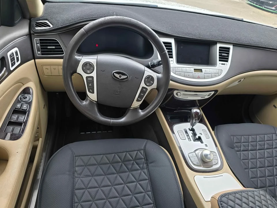 2009 Hyundai Genesis - Image 7 of 11