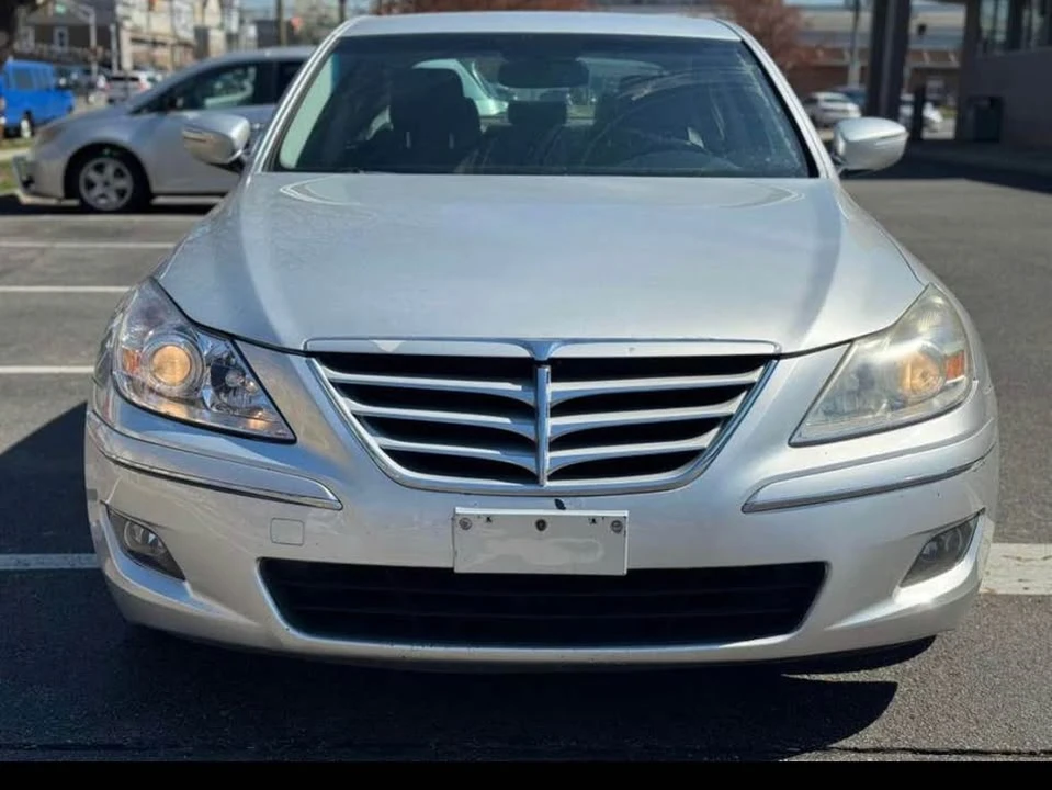 2009 Hyundai Genesis - Image 4 of 10