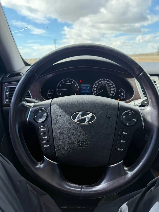 2009 Hyundai Genesis - Image 6 of 14